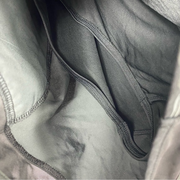 Athleta printed mesh racer run short 4 inch - Picture 9 of 9